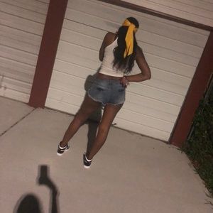 Meet your Posher, Ebony